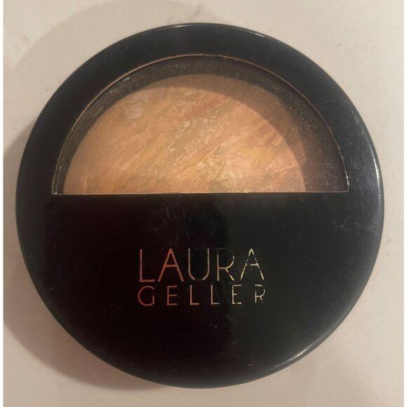 Laura Geller Baked Balance-N-Glow Illuminating Foundation Light - Picture 1 of 3